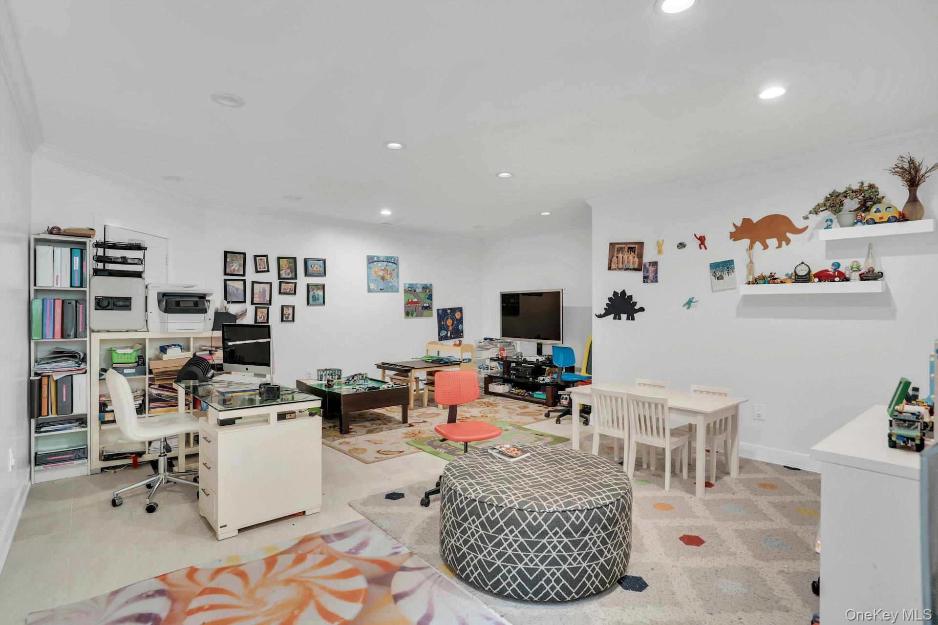 1 Regency Lane, Dix Hills, NY 11746