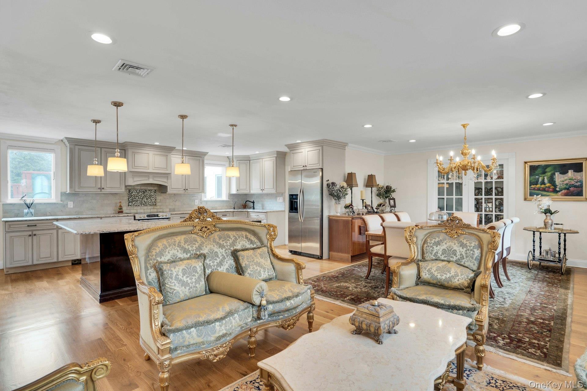 1 Regency Lane, Dix Hills, NY 11746