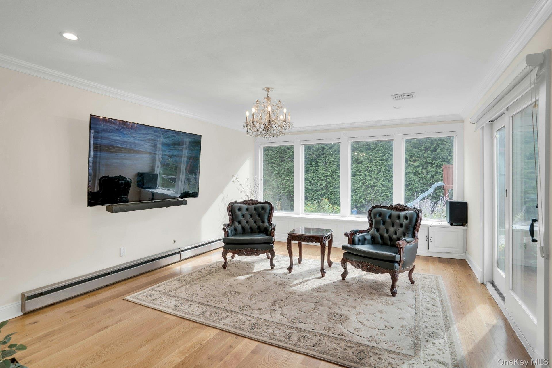 1 Regency Lane, Dix Hills, NY 11746