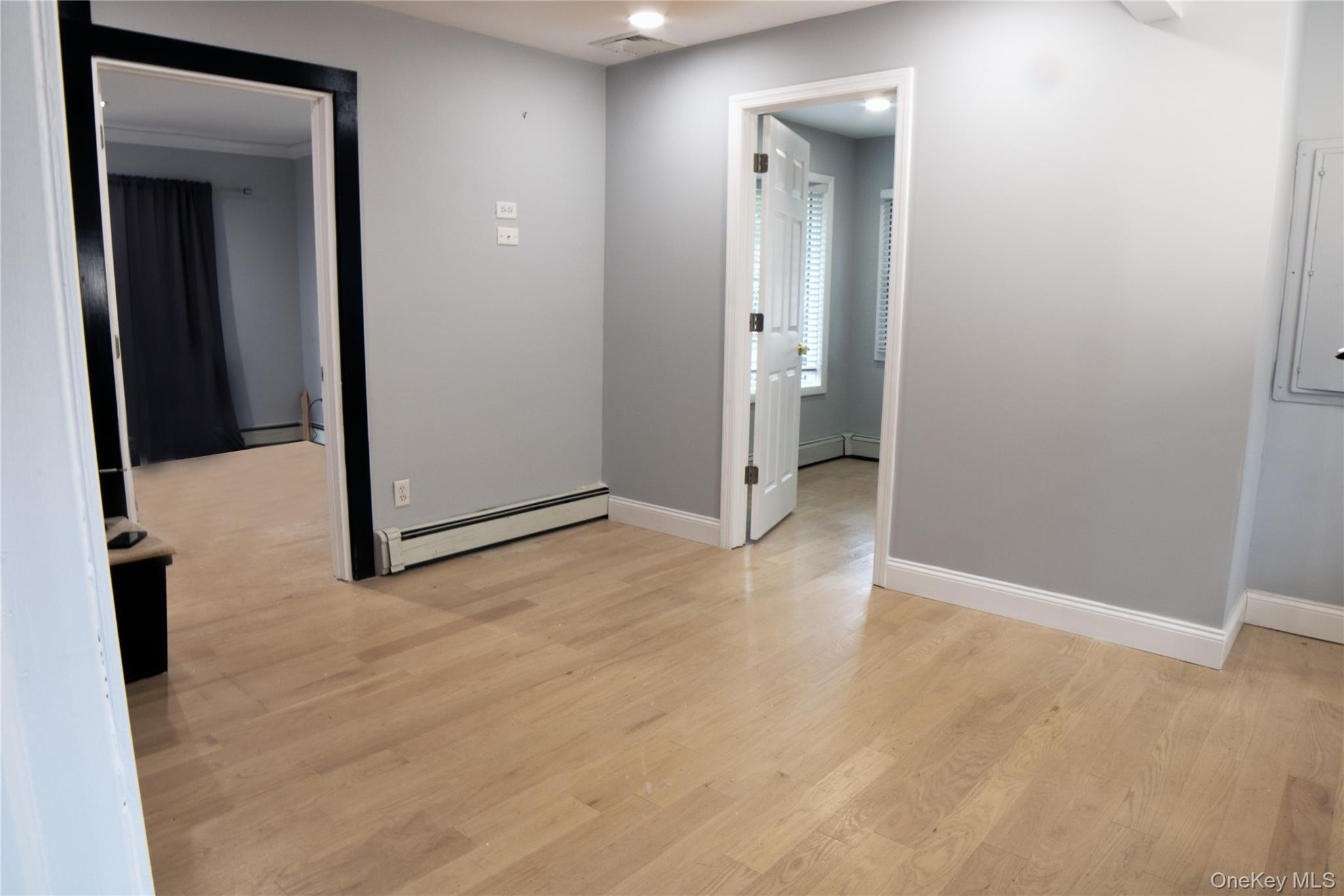 617 SMITHTOWN Avenue, Bohemia, NY 11716