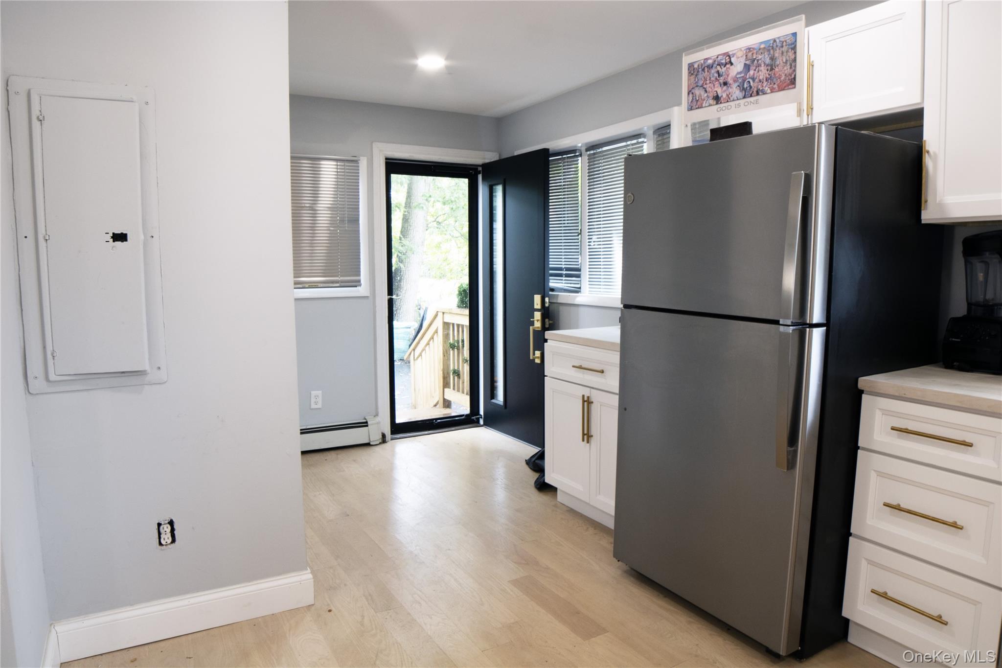 617 SMITHTOWN Avenue, Bohemia, NY 11716