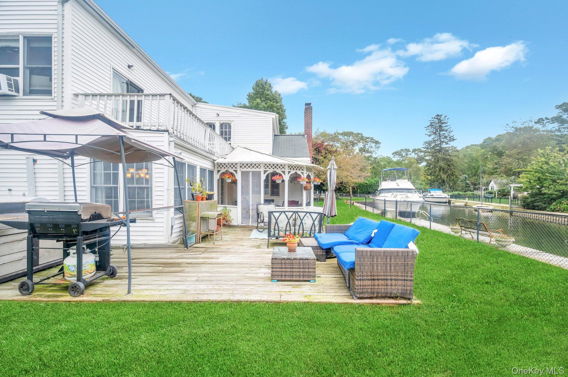 190 Connetquot Drive, Oakdale, NY 11769