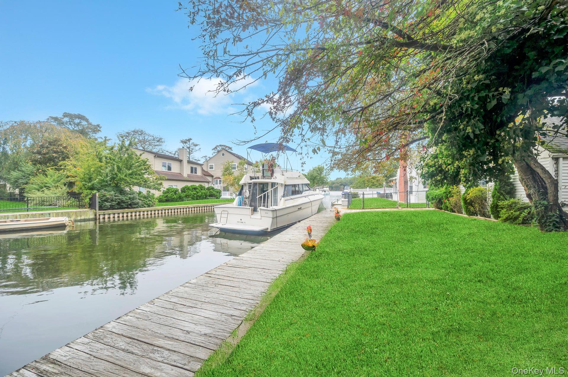 190 Connetquot Drive, Oakdale, NY 11769