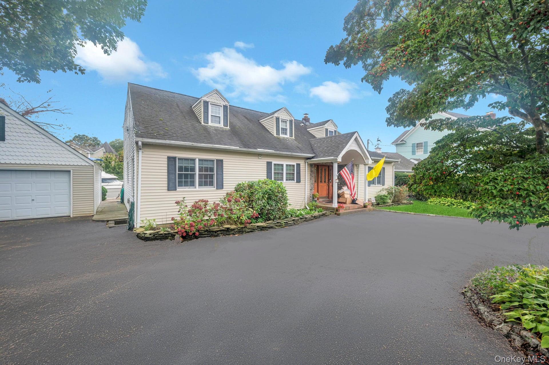 190 Connetquot Drive, Oakdale, NY 11769