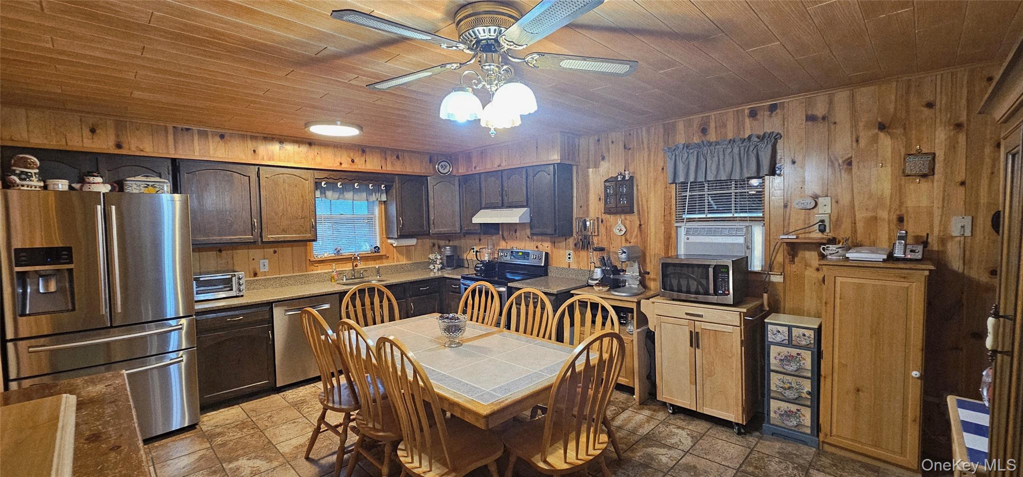 50 N Trainor Avenue, Manorville, NY 11949