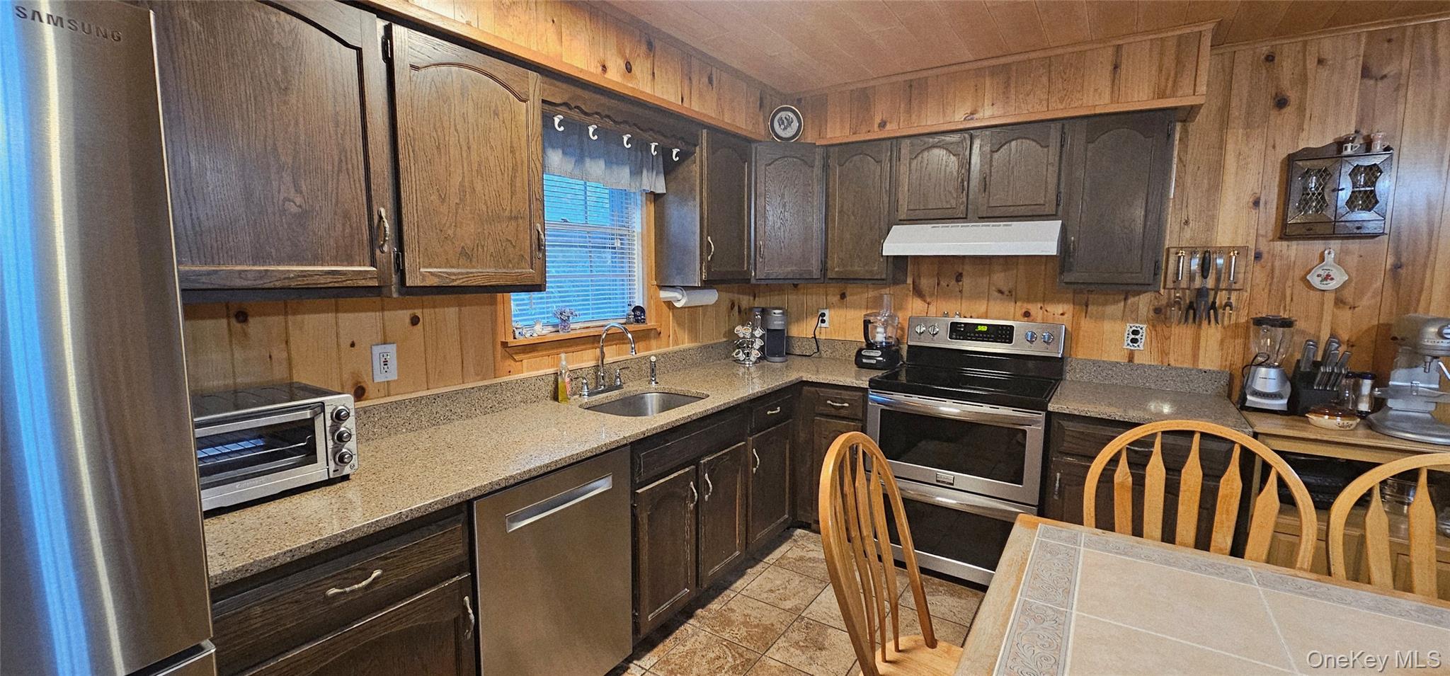 50 N Trainor Avenue, Manorville, NY 11949