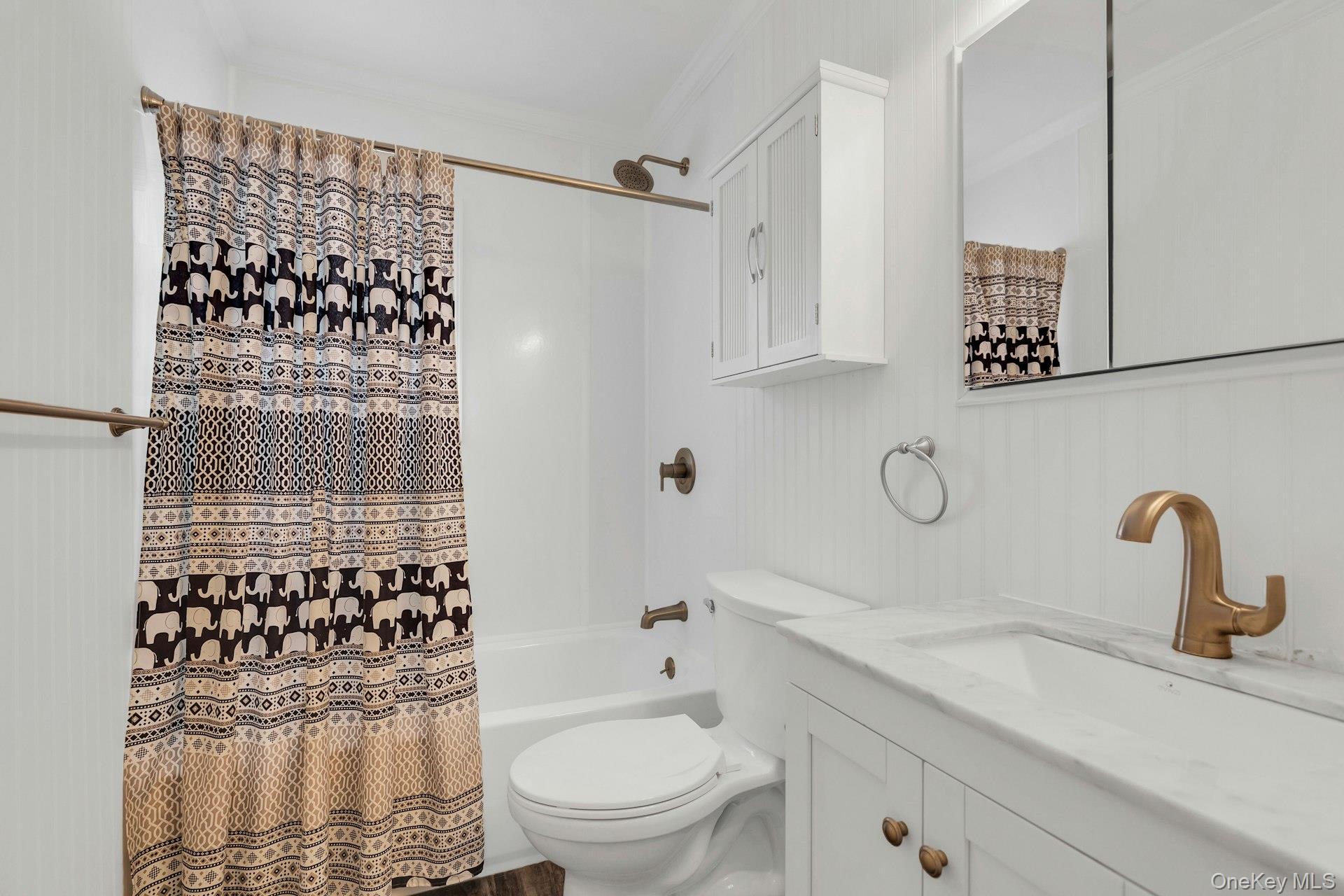 130 Matthews Road, Oakdale, NY 11769