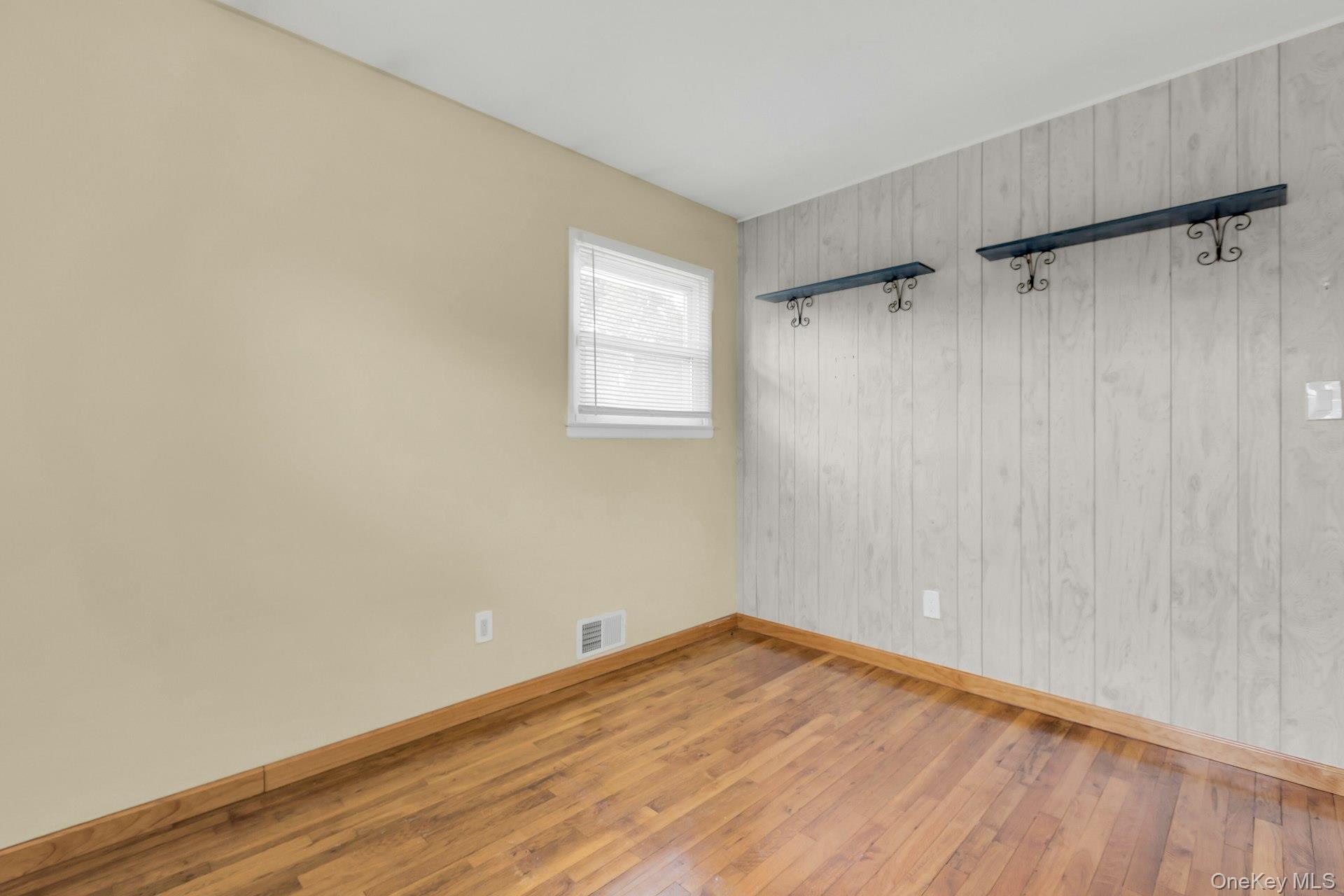 130 Matthews Road, Oakdale, NY 11769