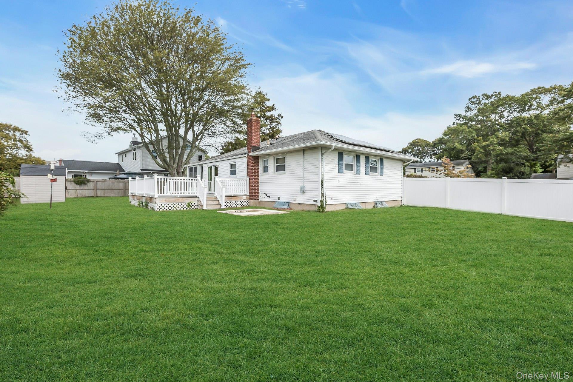 130 Matthews Road, Oakdale, NY 11769