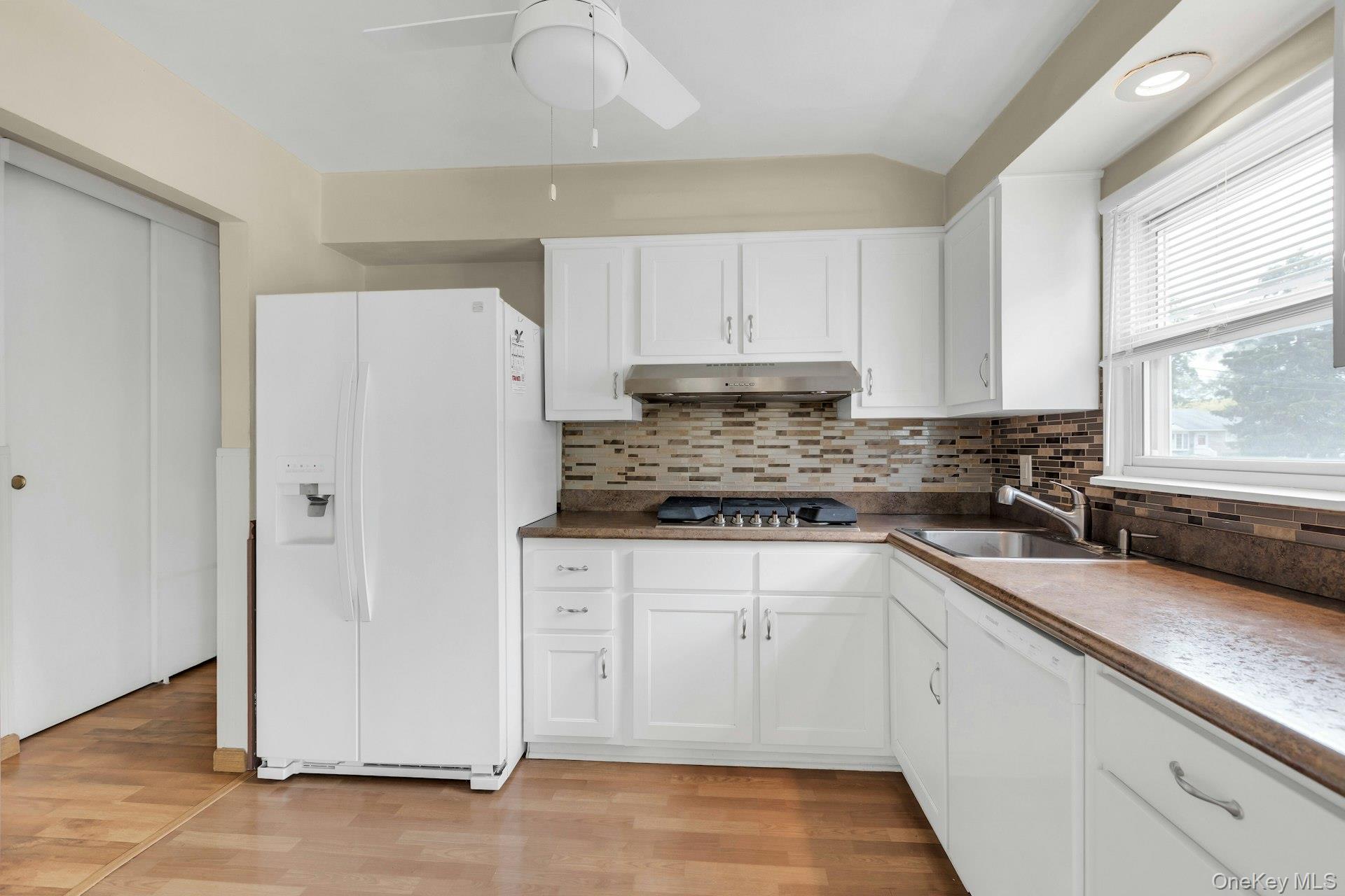 130 Matthews Road, Oakdale, NY 11769