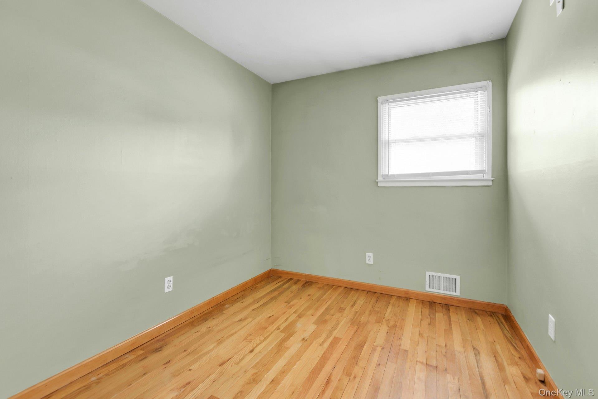 130 Matthews Road, Oakdale, NY 11769