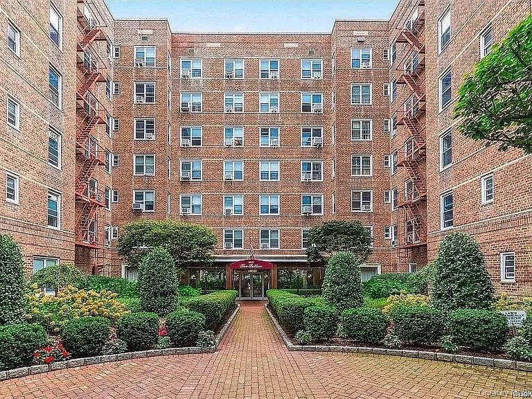 64-11 99th Street # 6O6, Rego Park, NY 11374