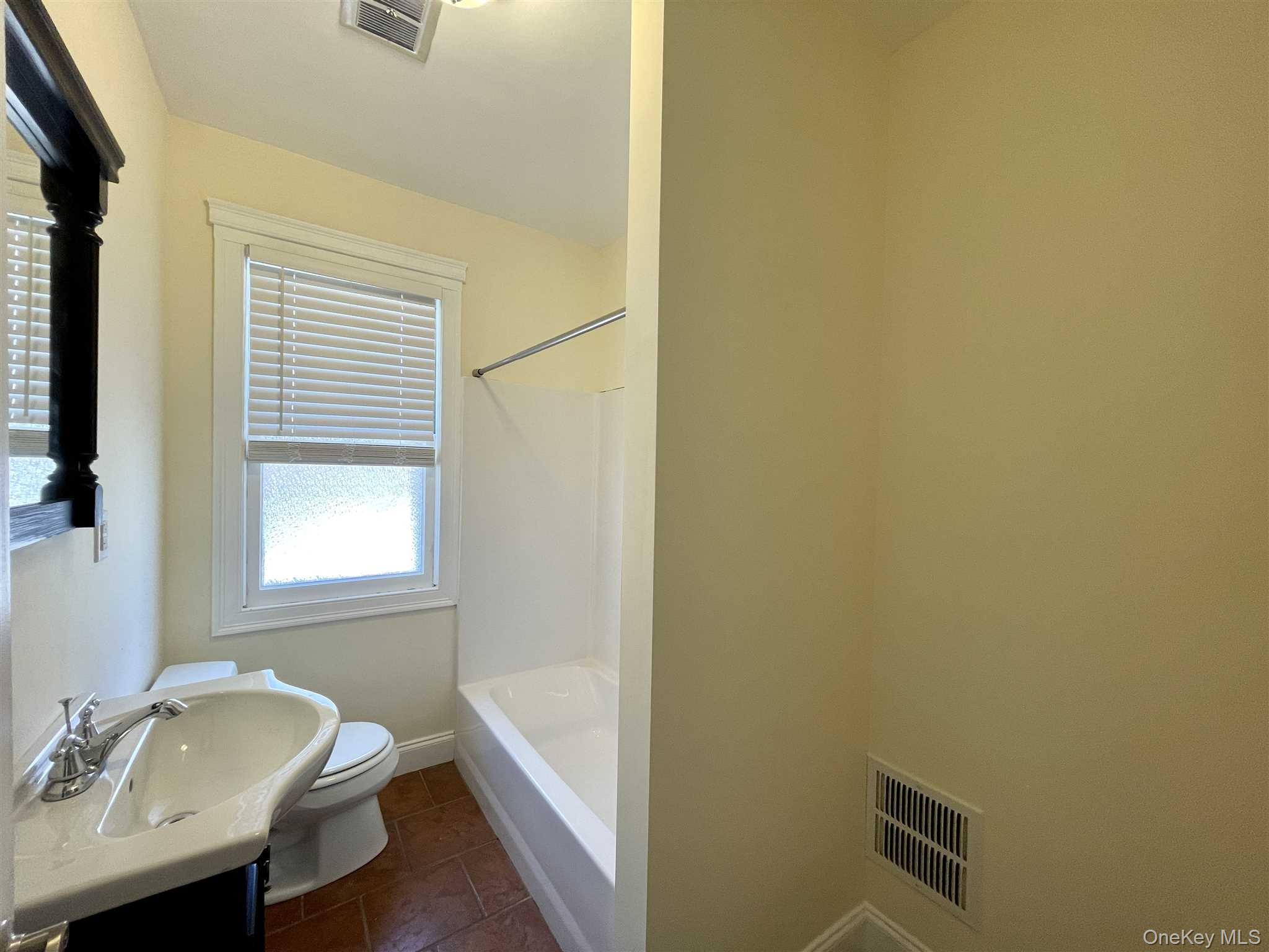 11 Franklin Street, Poughkeepsie, NY 12601