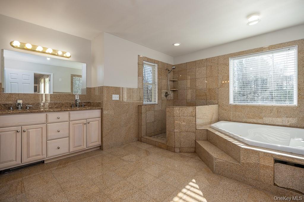 85 York Road S, Newburgh, NY 12721