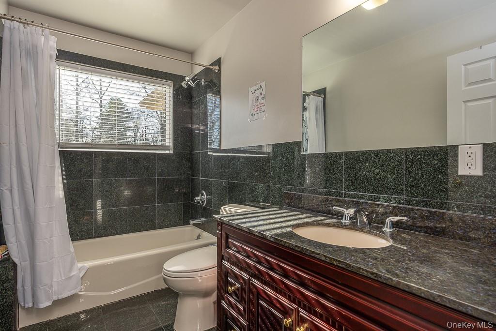 85 York Road S, Newburgh, NY 12721