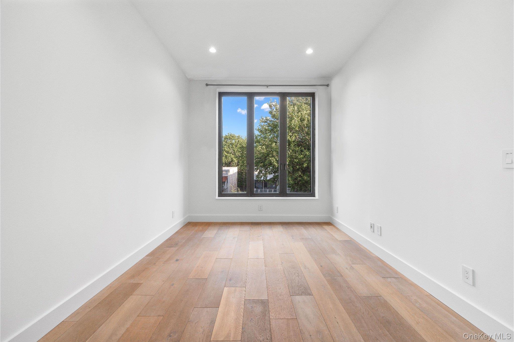 2633 28th Street # 3B, Astoria, NY 11102