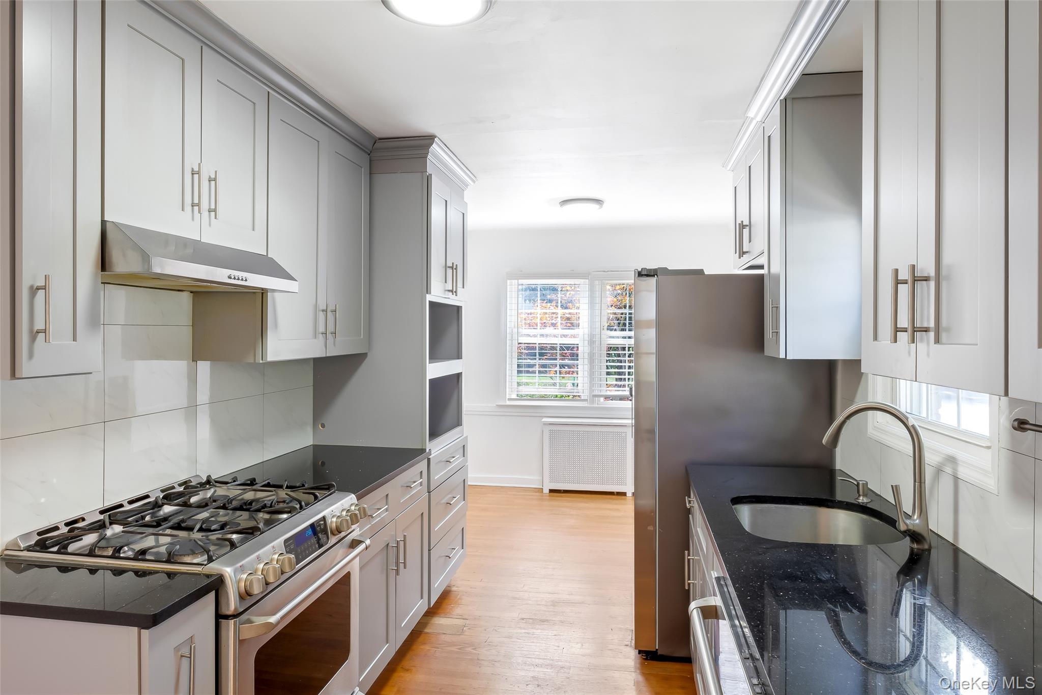 1218 Terrace Boulevard, New Hyde Park, NY 11040