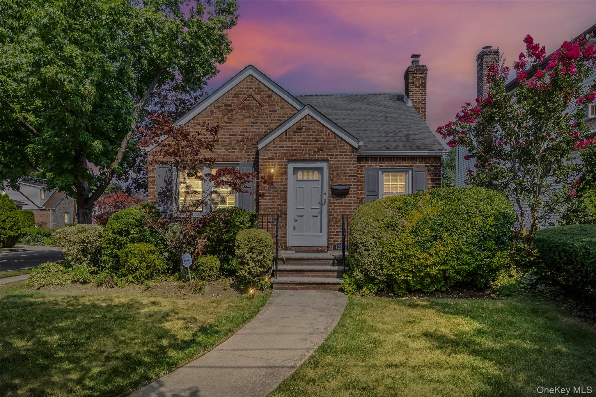 1218 Terrace Boulevard, New Hyde Park, NY 11040