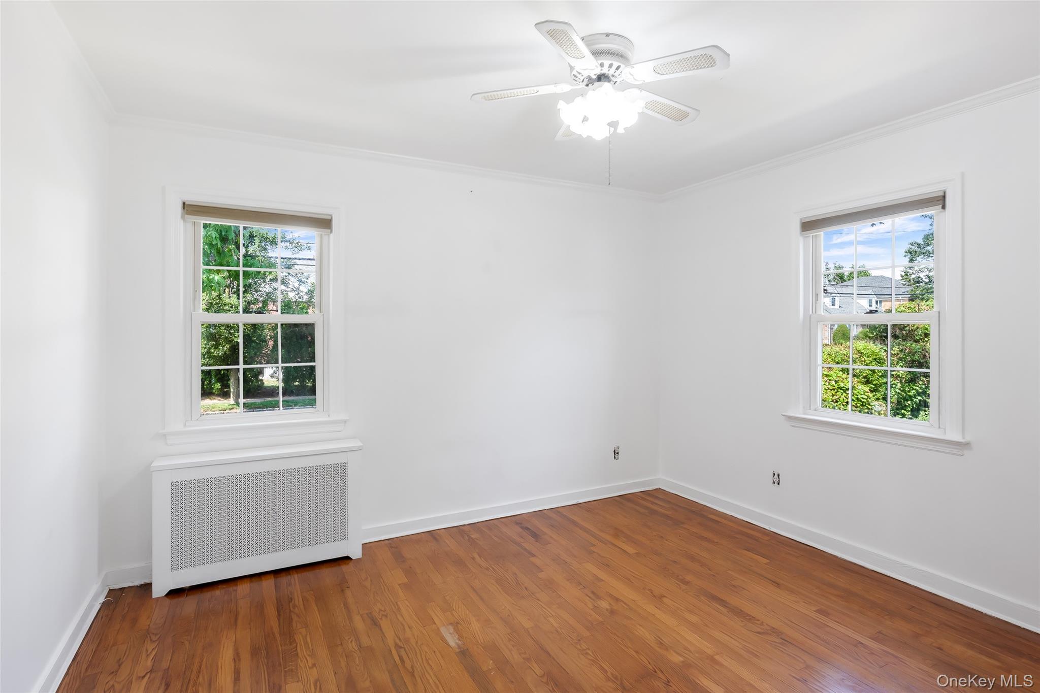 1218 Terrace Boulevard, New Hyde Park, NY 11040