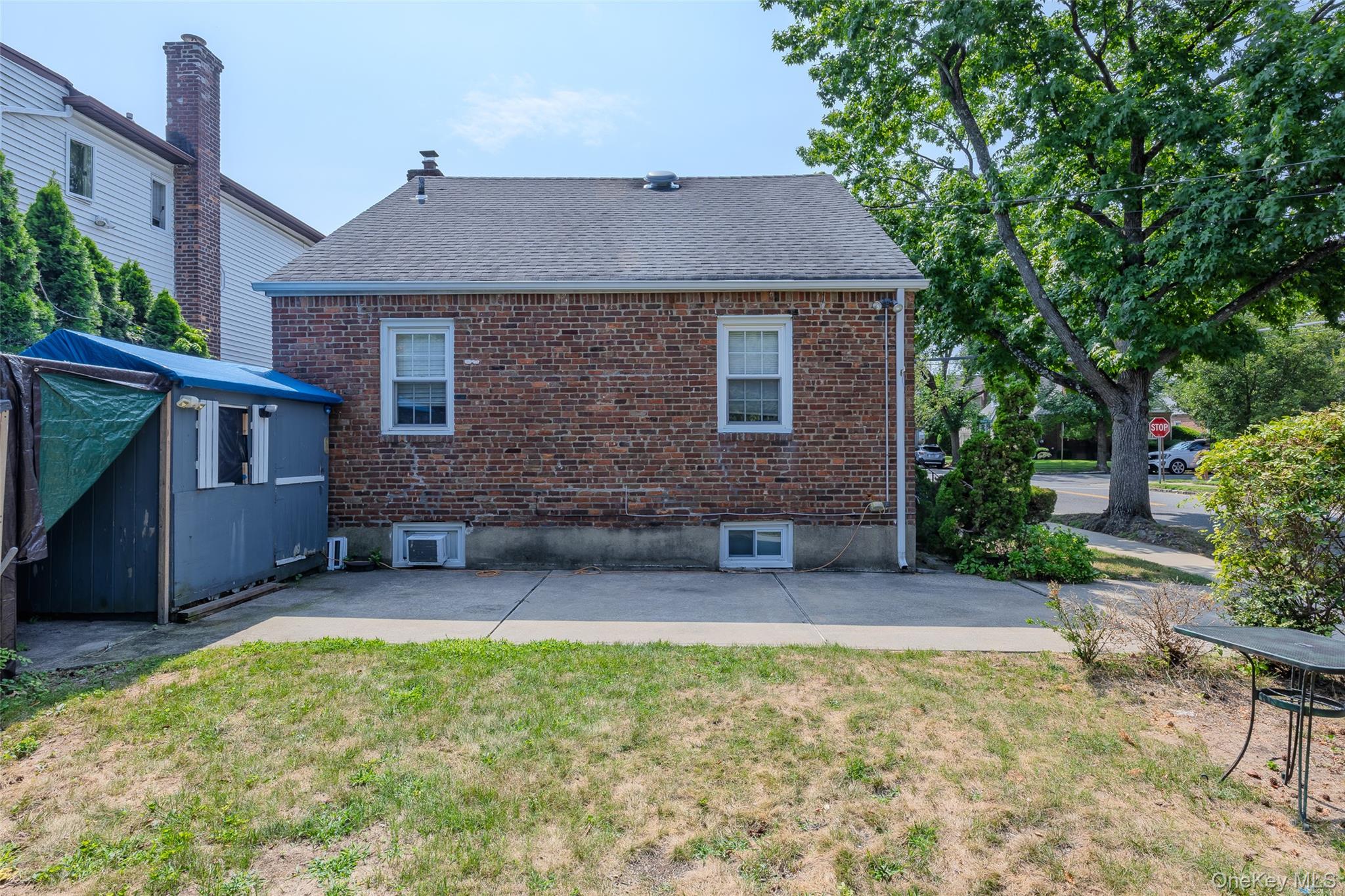 1218 Terrace Boulevard, New Hyde Park, NY 11040