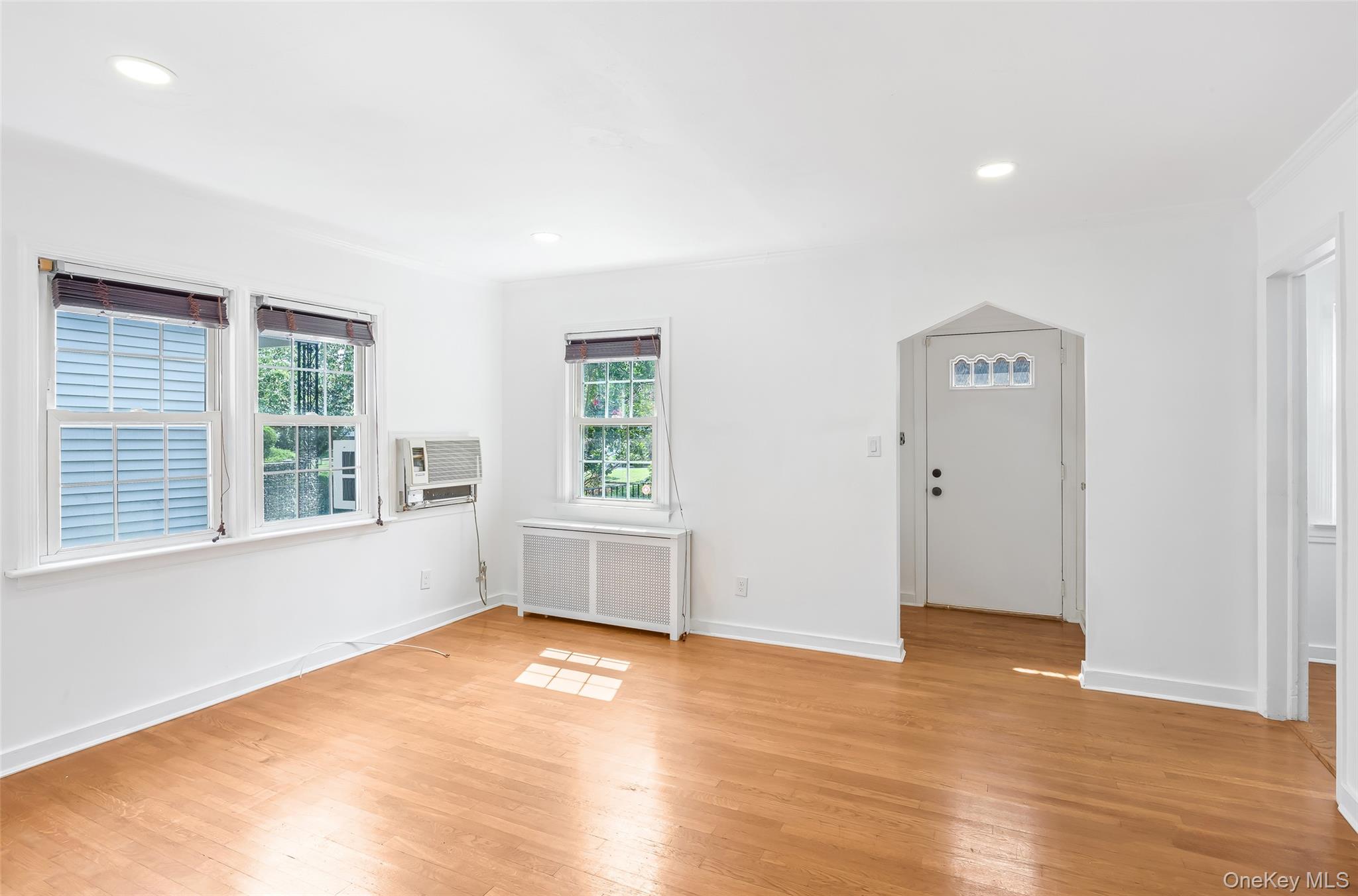 1218 Terrace Boulevard, New Hyde Park, NY 11040