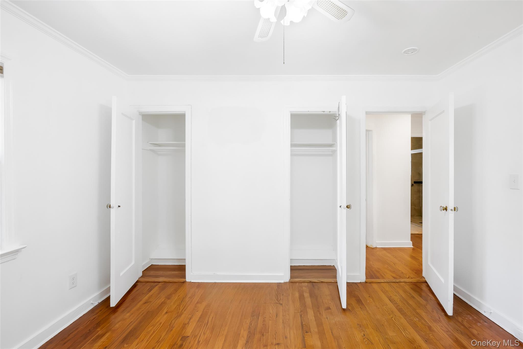 1218 Terrace Boulevard, New Hyde Park, NY 11040