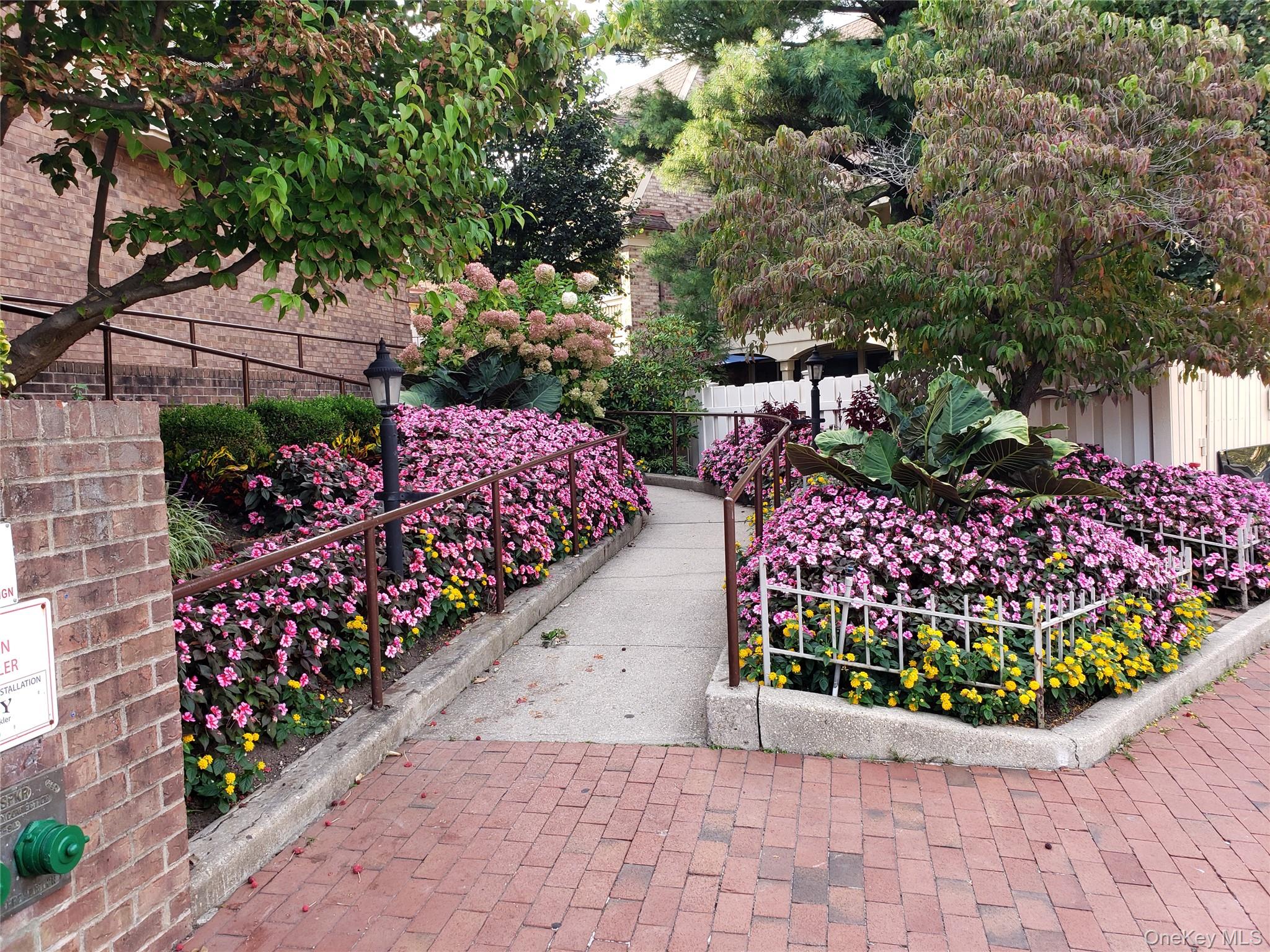 1230 Estate Lane Lane # 2, Bayside, NY 11360