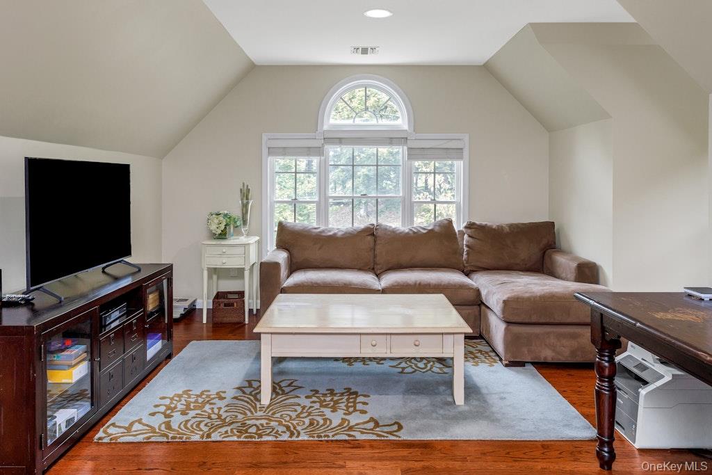 3 Colonial Court, Armonk, NY 10504