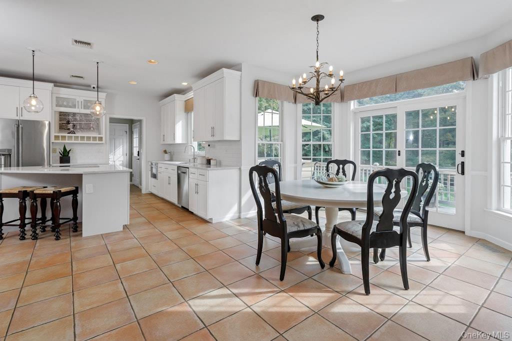 3 Colonial Court, Armonk, NY 10504