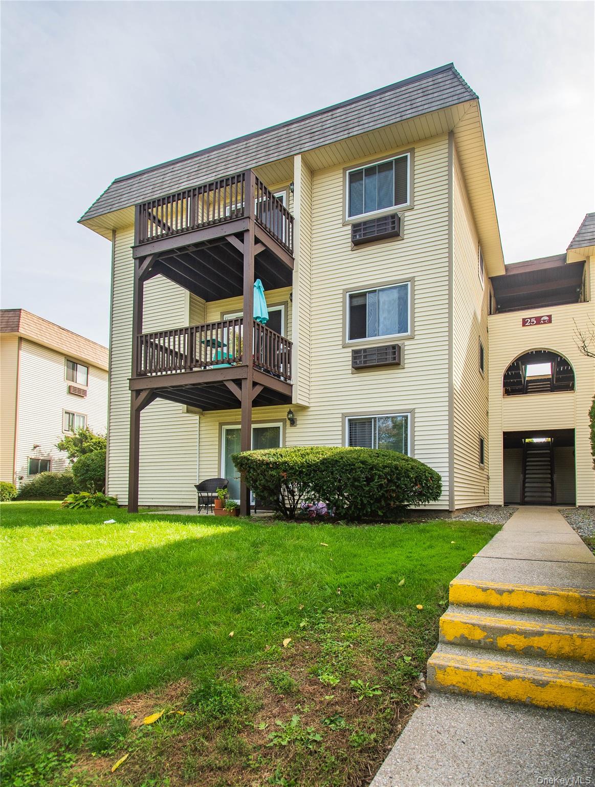 25 Village Park Drive # 3B, Fishkill, NY 12524