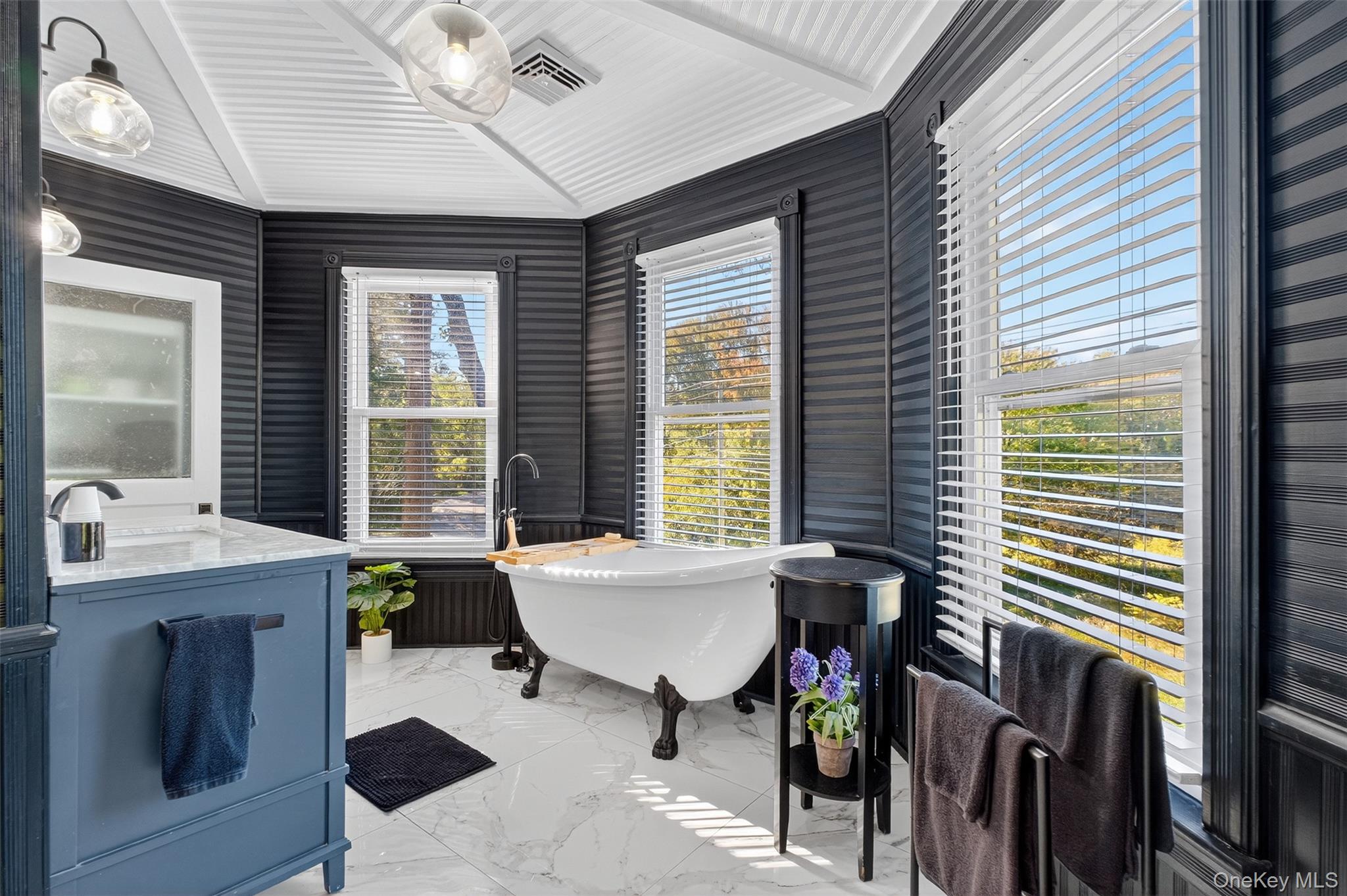 30 Old Post Road N, Red Hook, NY 12571