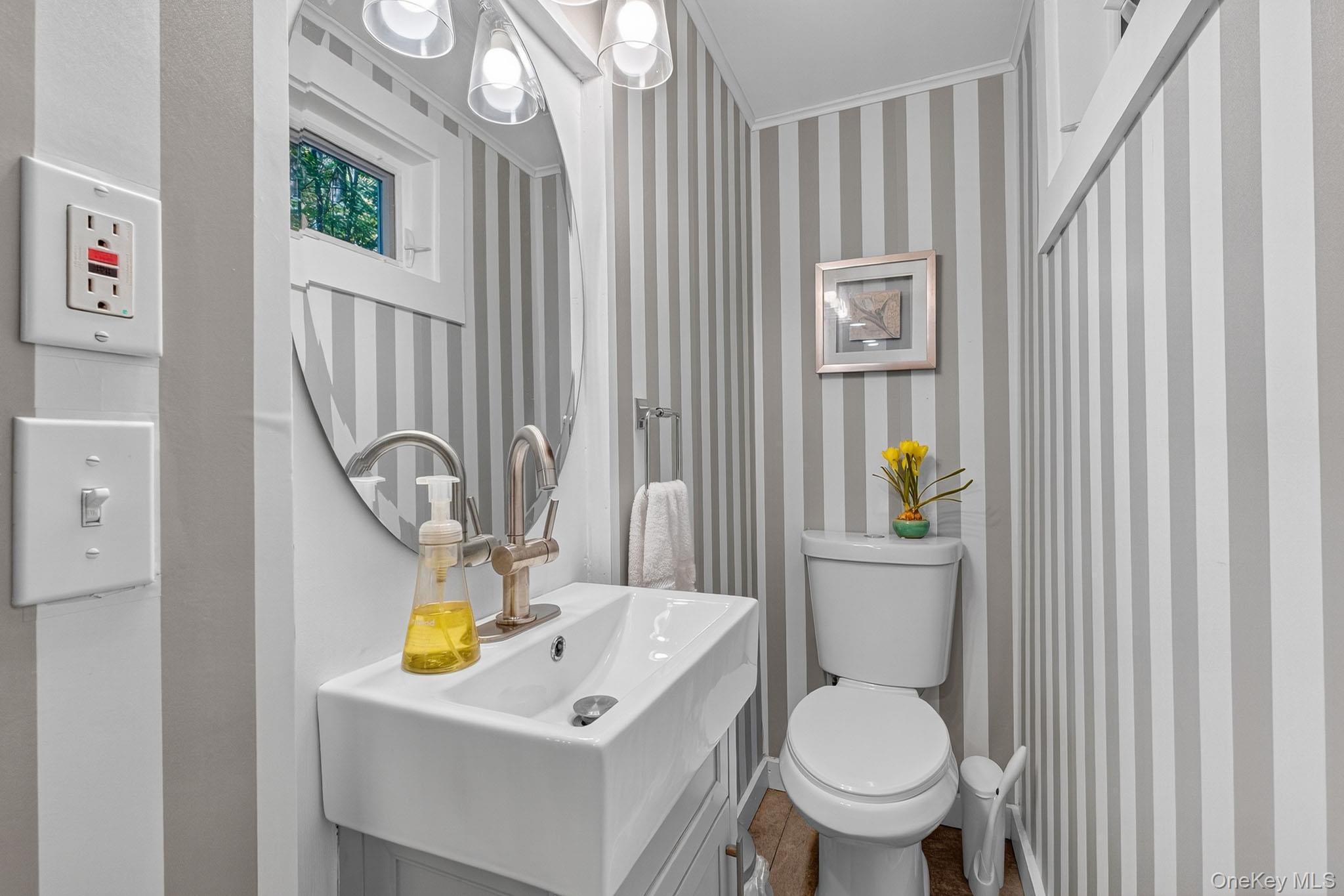 30 Old Post Road N, Red Hook, NY 12571