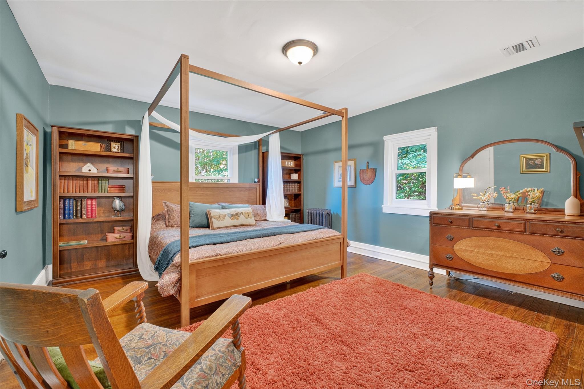 30 Old Post Road N, Red Hook, NY 12571