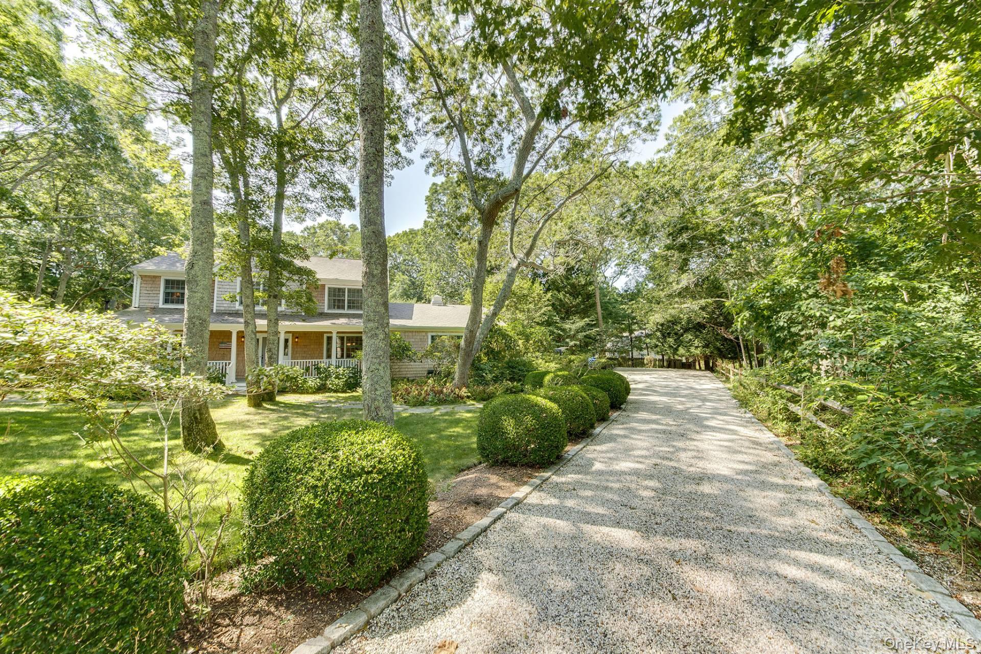 8 Lauras Lane, East Hampton, NY 11937