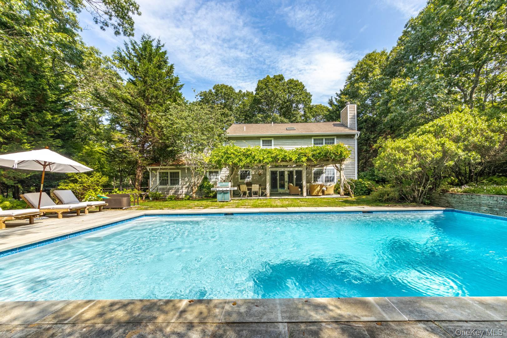 8 Lauras Lane, East Hampton, NY 11937