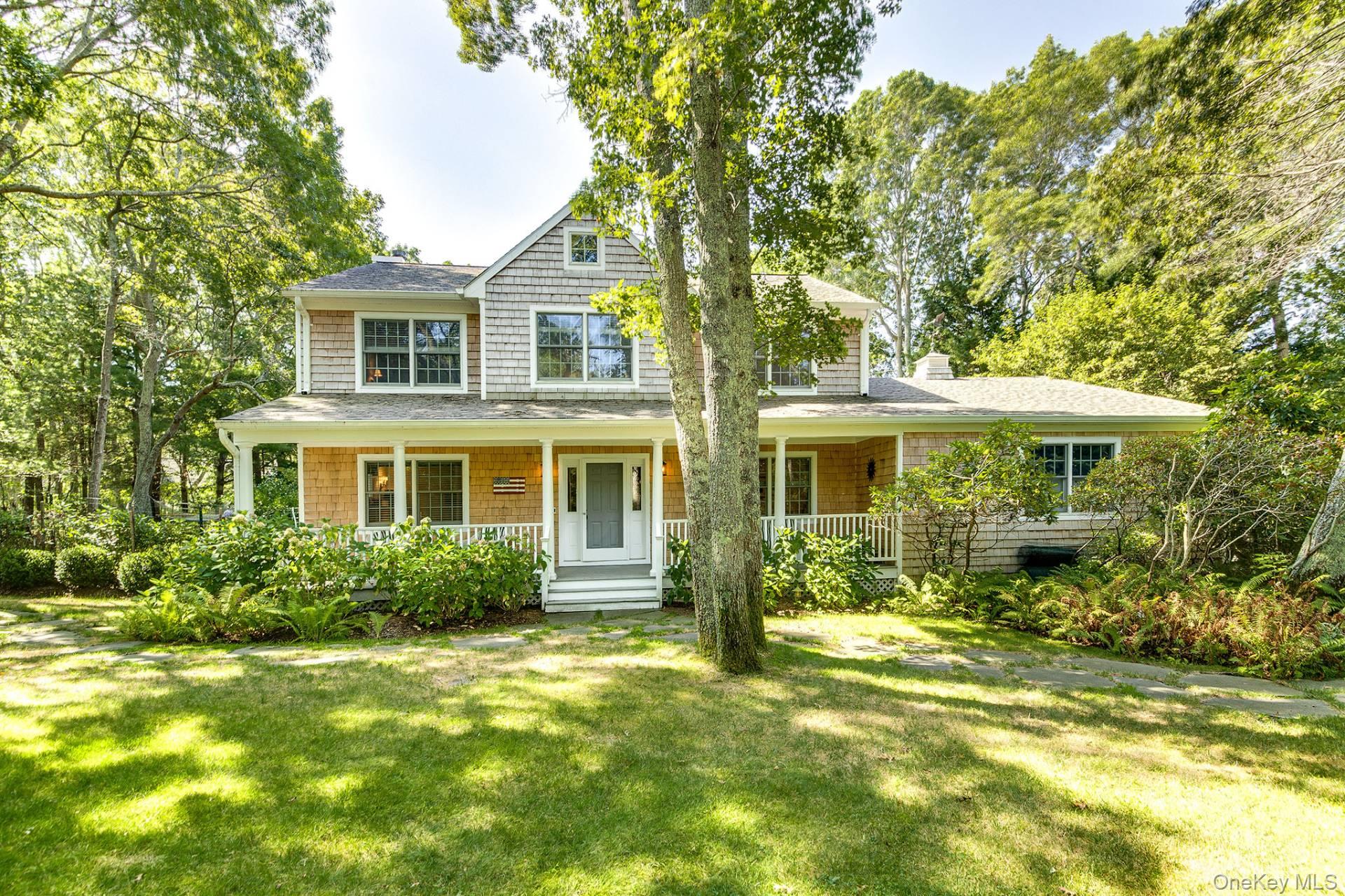 8 Lauras Lane, East Hampton, NY 11937