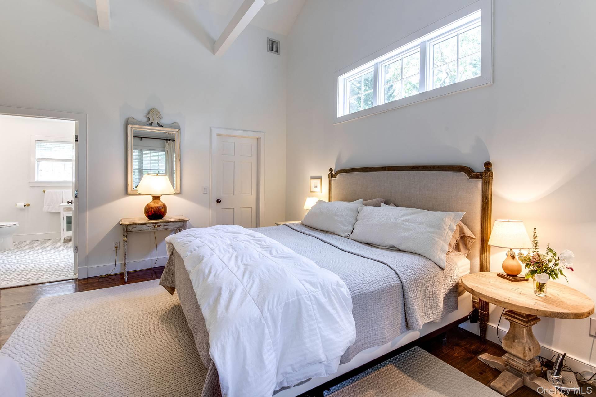 8 Lauras Lane, East Hampton, NY 11937