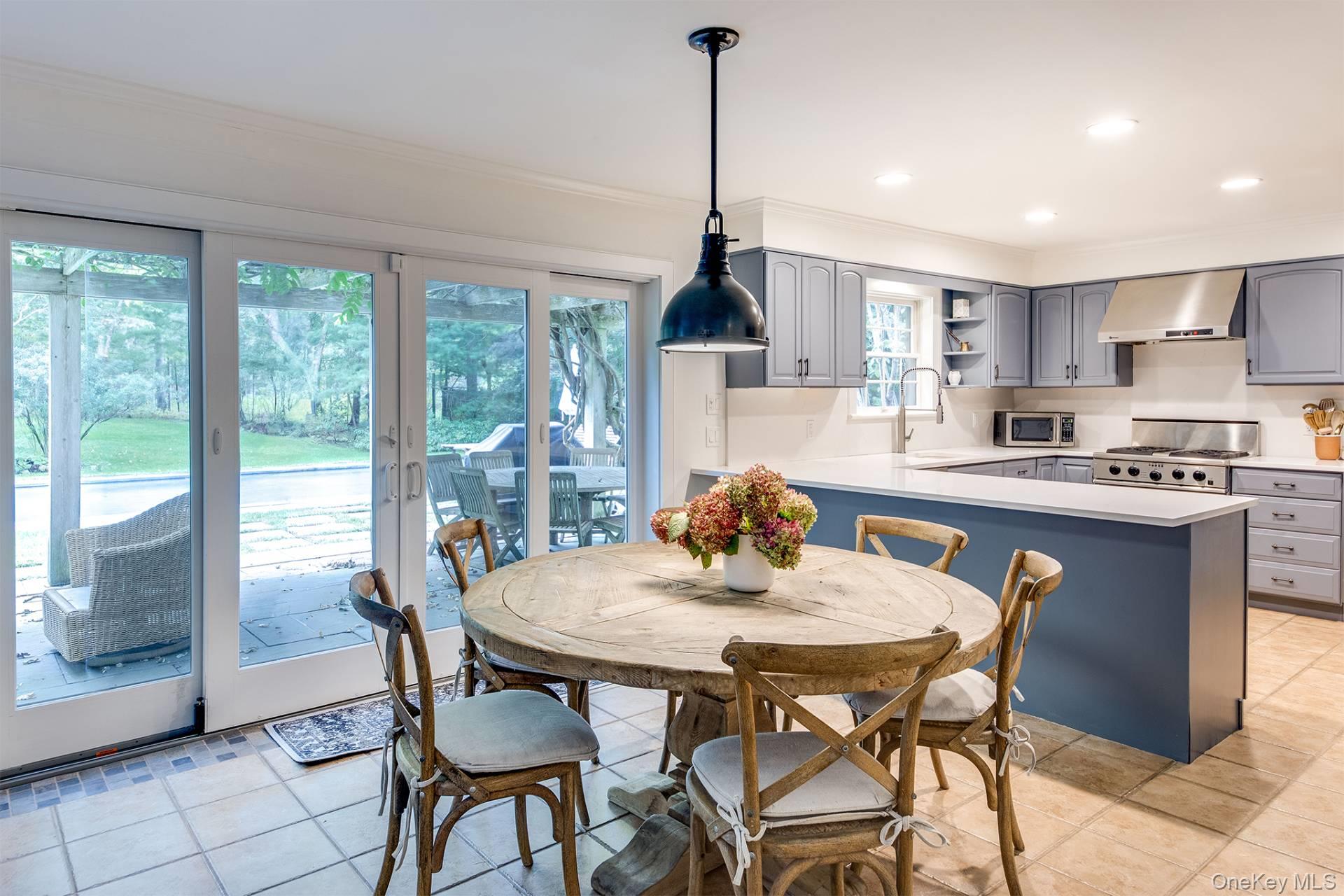 8 Lauras Lane, East Hampton, NY 11937