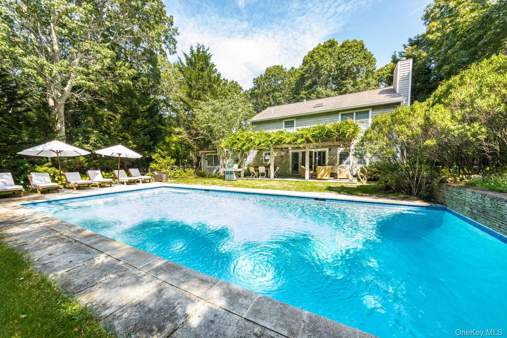 8 Lauras Lane, East Hampton, NY 11937