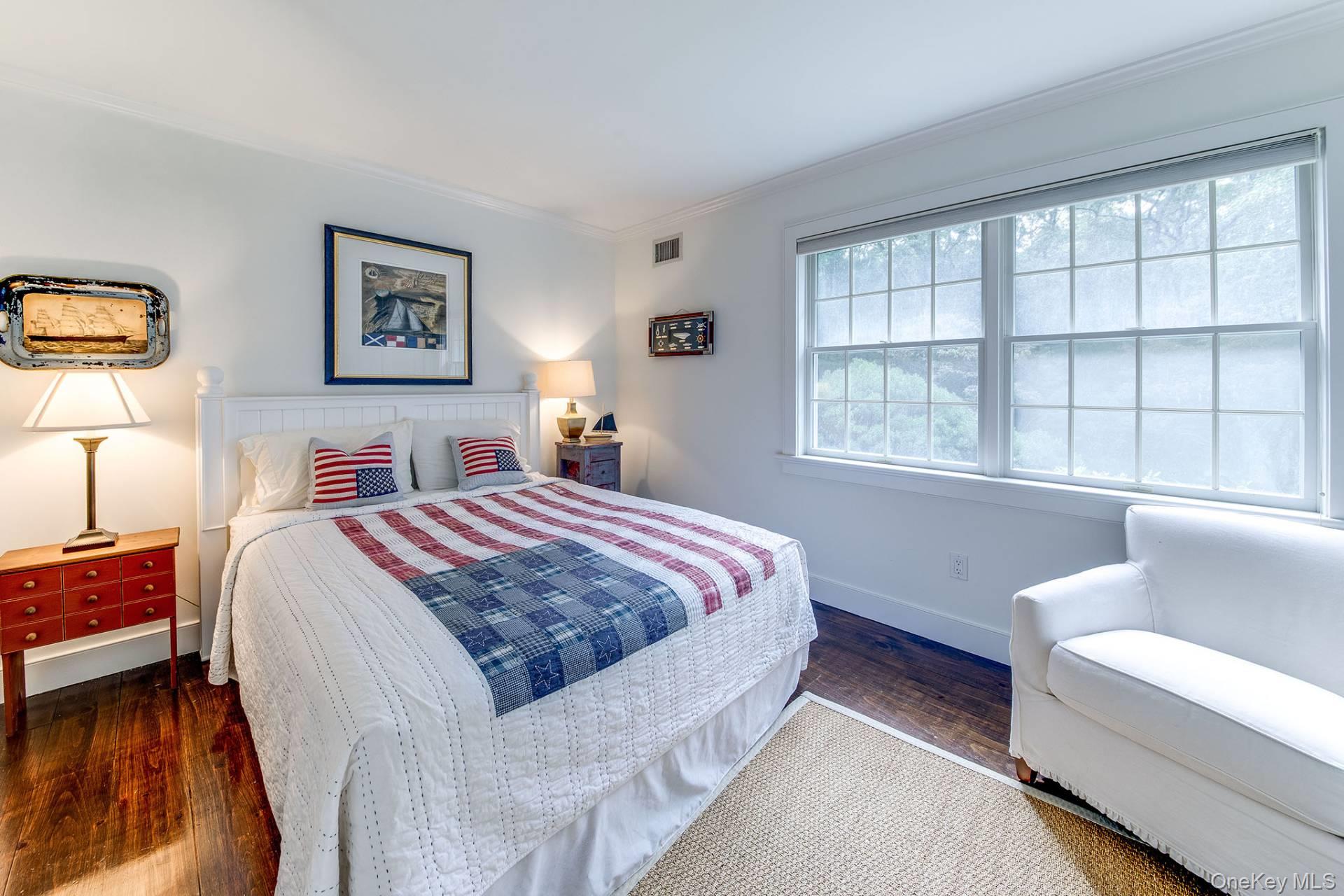 8 Lauras Lane, East Hampton, NY 11937