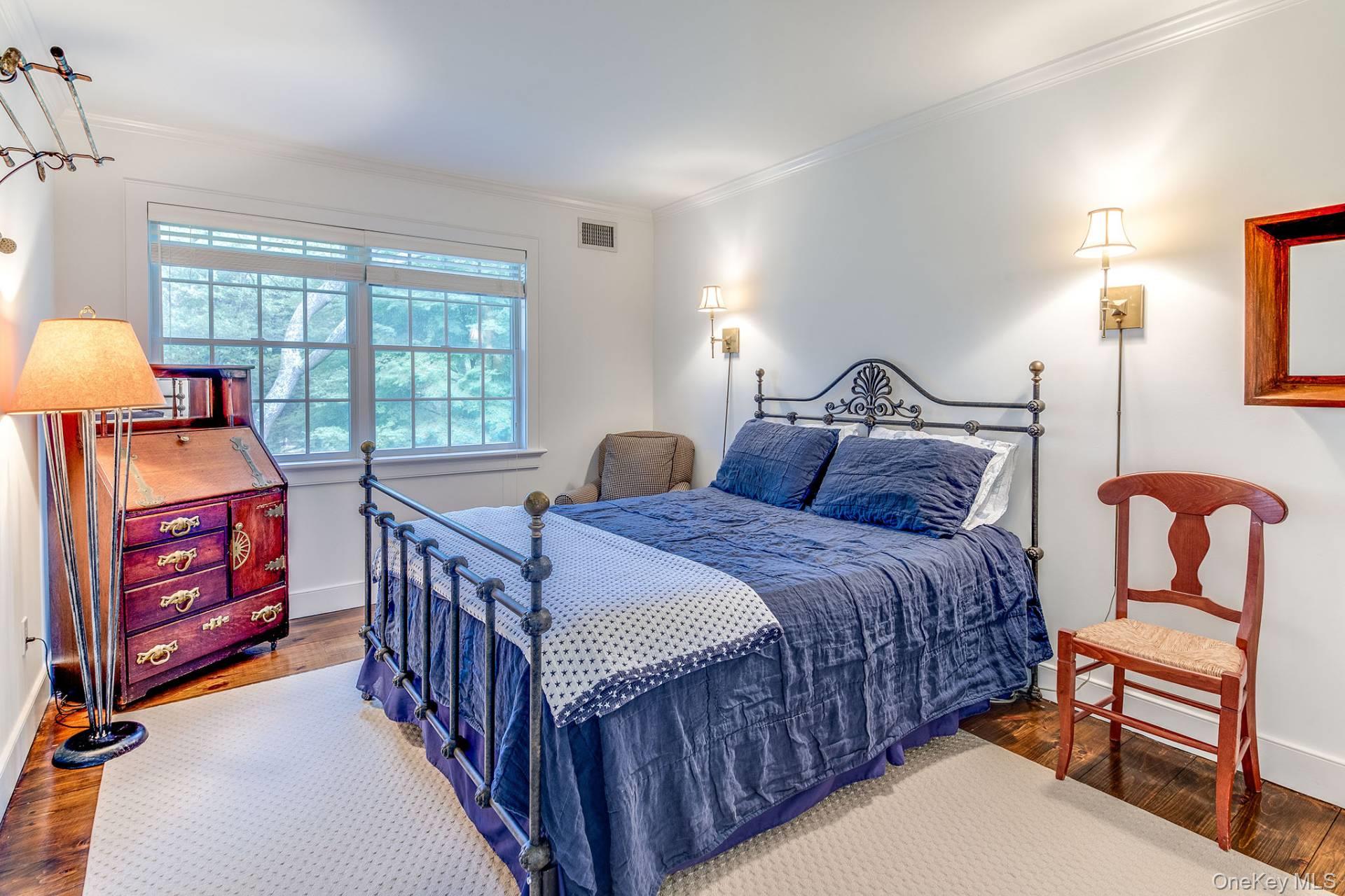 8 Lauras Lane, East Hampton, NY 11937