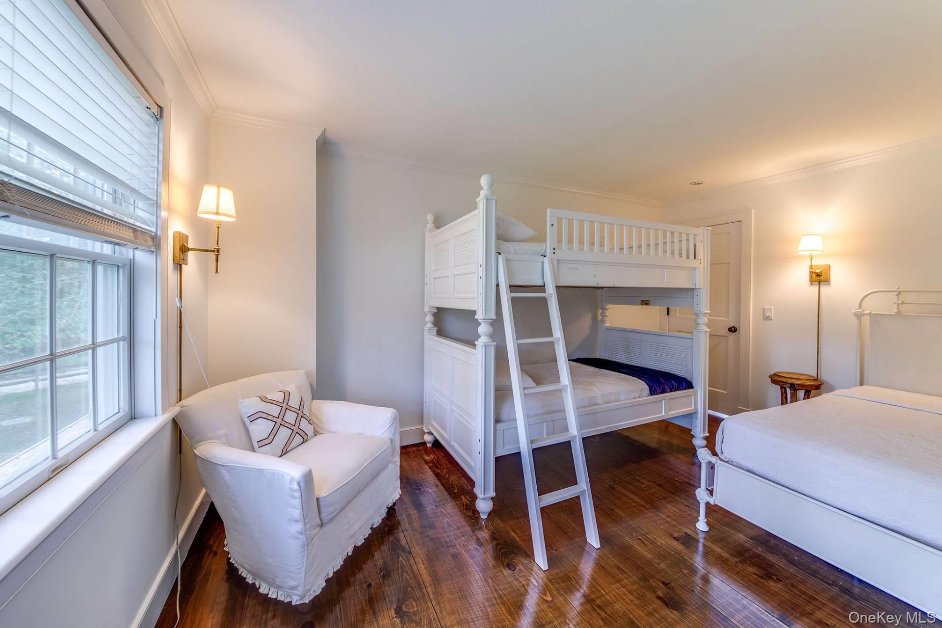 8 Lauras Lane, East Hampton, NY 11937