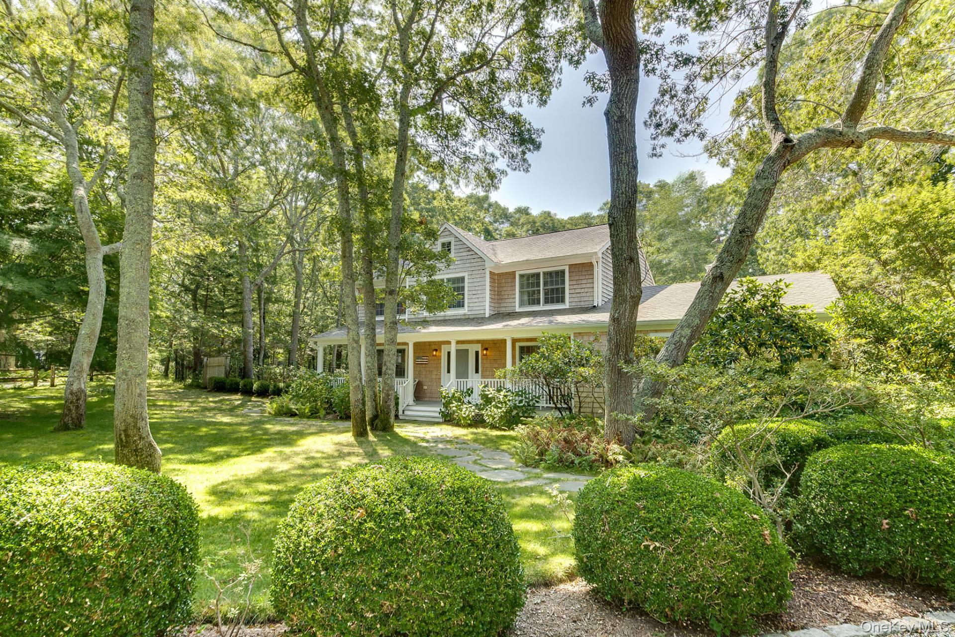 8 Lauras Lane, East Hampton, NY 11937