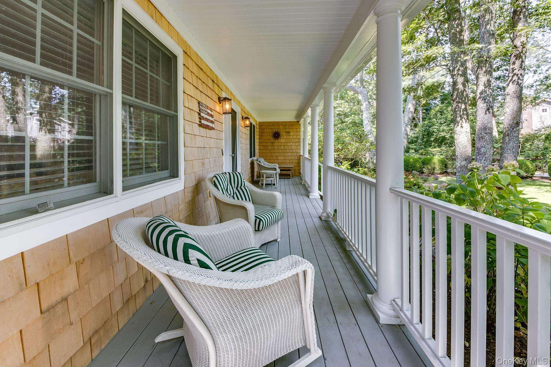 8 Lauras Lane, East Hampton, NY 11937