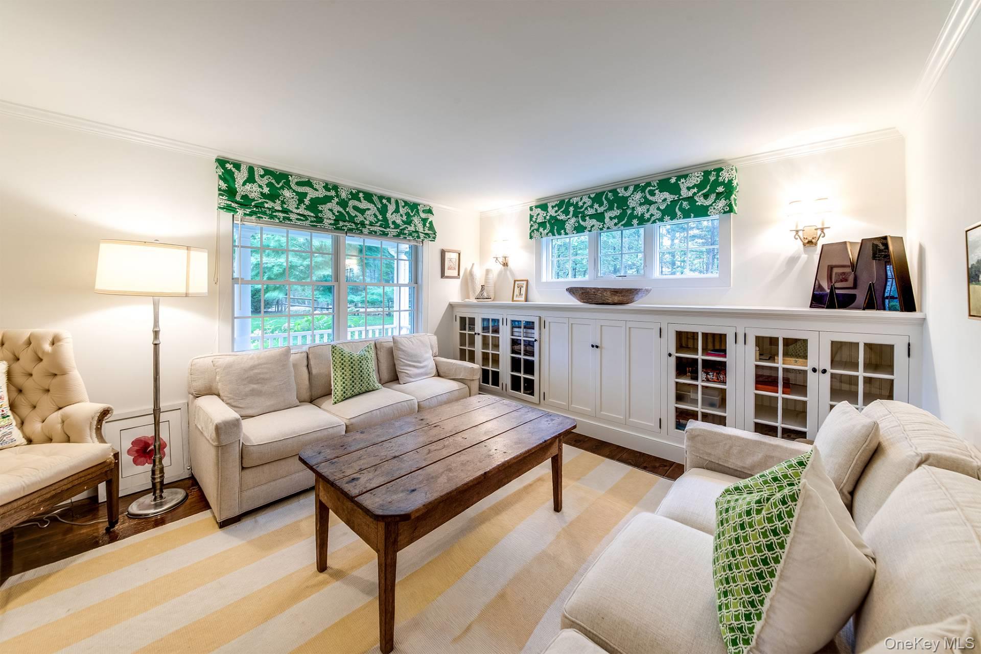 8 Lauras Lane, East Hampton, NY 11937