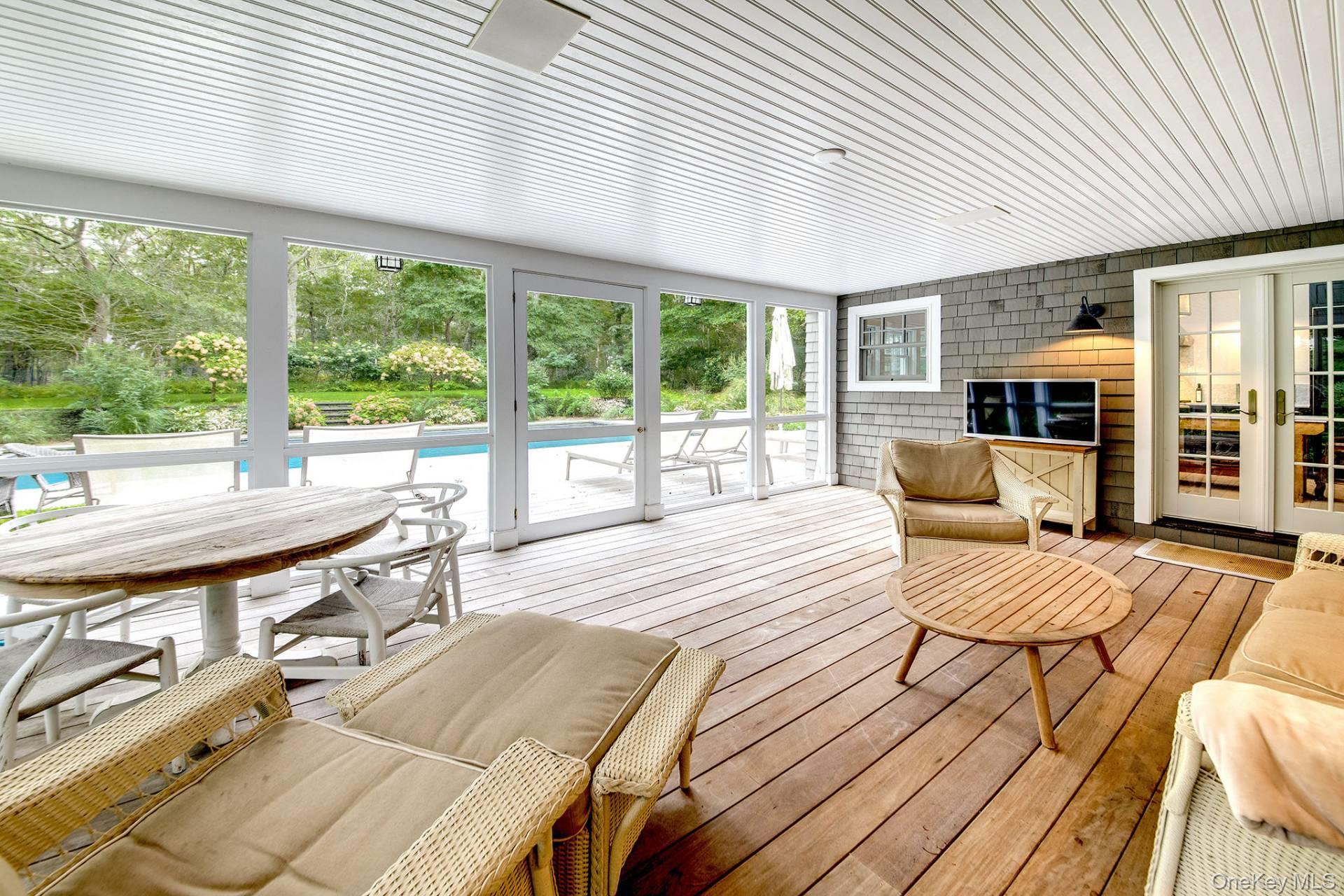 10 Lauras Lane, East Hampton, NY 11937