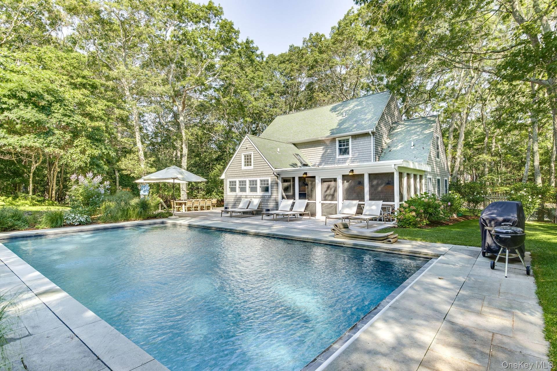 10 Lauras Lane, East Hampton, NY 11937