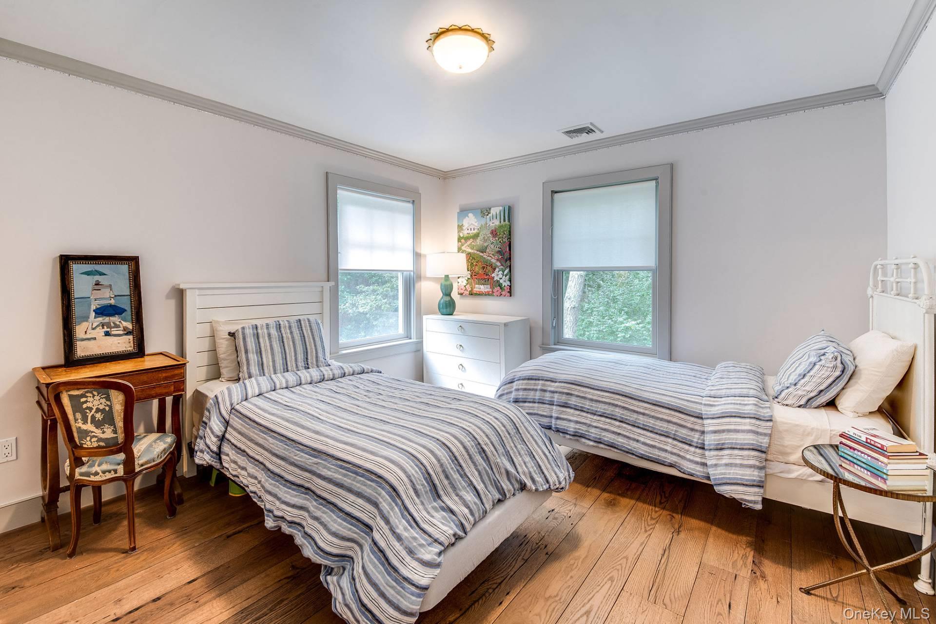 10 Lauras Lane, East Hampton, NY 11937