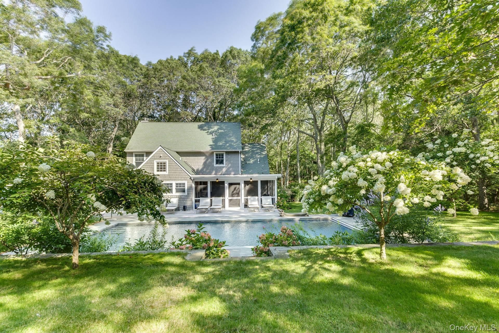 10 Lauras Lane, East Hampton, NY 11937