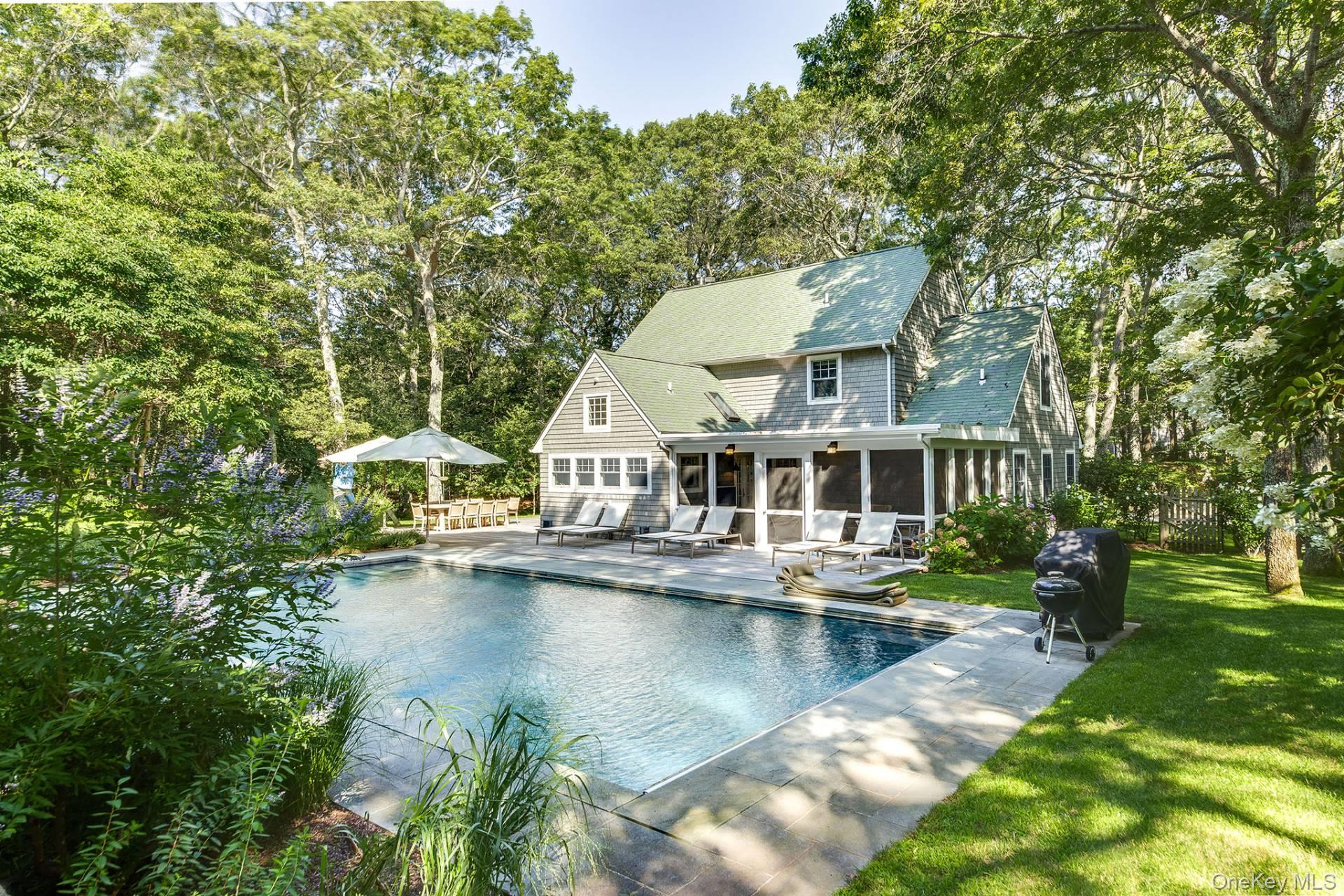 10 Lauras Lane, East Hampton, NY 11937